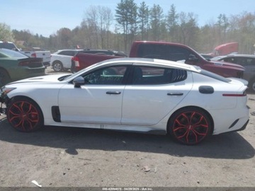 Kia Stinger Liftback 3.3 T-GDi 366KM 2018 Kia Stinger GT2 2018 3.3l 3.3 Benzyna 365KM, zdjęcie 2
