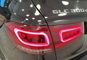 Mercedes GLC C253 SUV Plug-In 2.0 300de 306KM 2021 Mercedes-Benz GLC VAT 23 de 306KM automat 4matic 2021 r., salon PL, I wlas, zdjęcie 10
