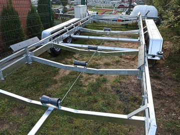 РОЛИК КИЛЯ ЛОДКИ 190мм с ЧЕРНЫМИ винтами