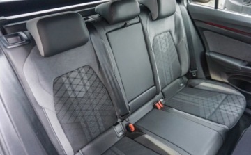 Volkswagen Golf VIII Variant 1.5 eTSI 150KM 2023 Volkswagen Golf Volkswagen Golf 1.5 eTSI MHEV R-Line DSG 1.5 Benzyna 150KM, zdjęcie 30