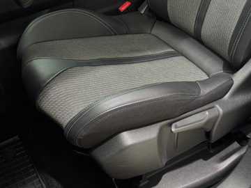 Peugeot 5008 II Crossover Facelifting 1.5 BlueHDi 130KM 2023 Peugeot 5008 Allure Pack / 7 osobowy / CarPlay/And, zdjęcie 9