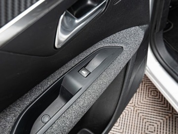 Peugeot 5008 II Crossover 1.6 THP 165KM 2017 PEUGEOT 5008 1.6 THP Suv 165KM 2017, zdjęcie 22