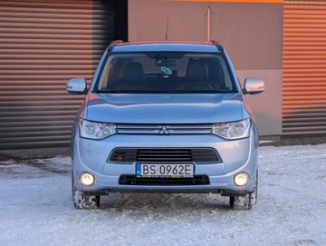 Mitsubishi Outlander III 2014 Mitsubishi Outlander Rezerwacja 2.0 Hybryda Plug-in 121KM, zdjęcie 1