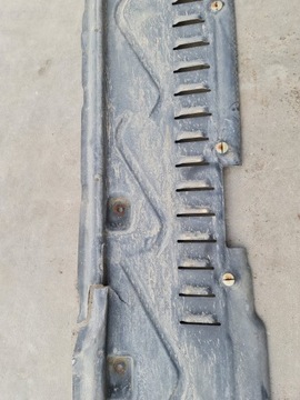 КРЫШКА ШАССИ VW T5 7H0825210E