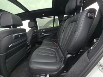 BMW X7 2026 BMW X7 M60i 2026 4.4 Benzyna 523KM, zdjęcie 14