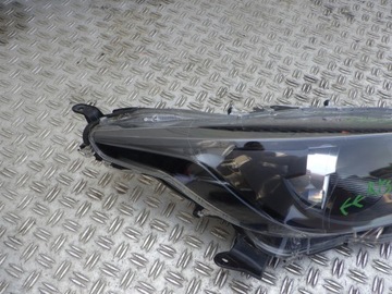 ФАРА ПЕРЕДНЯЯ ПРАВАЯ TOYOTA YARIS IV