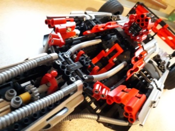 Автомобиль Формулы-1 LEGO Technic.