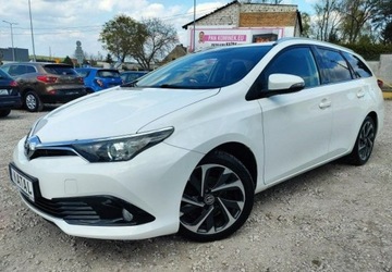 Toyota Auris II 2016 Toyota Auris Automat Super stanTylko 84.000km Zarejestrowany 1.2 Benzyna