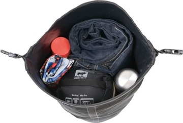 Водонепроницаемая сумка для мотоцикла объемом 30 литров.