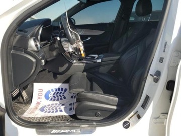 Mercedes Klasa C W206 2021 Mercedes-Benz Klasa C 2021 Mercedes-Benz C-Class AMG C 63 S 4.0 Benzyna, zdjęcie 9