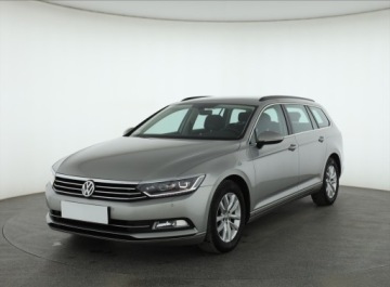 Volkswagen Passat B8 Variant 2.0 TDI 150KM 2015 VW Passat 2.0 TDI, Navi, Klima, Klimatronic, zdjęcie 1