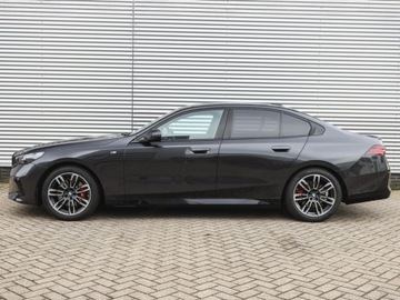 BMW Seria 5 G90-91 Touring 2.0 520d 197KM 2025 BMW Seria 5 520d xDrive Sport Sedan 2.0 (197KM) 2025, zdjęcie 1