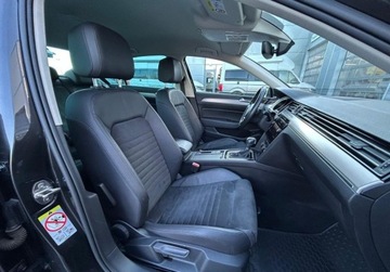 Volkswagen Passat B8 Limousine Facelifting 1.5 TSI EVO 150KM 2019 Volkswagen Passat Highline Pakiet Business, FV 23, GPS, ACC, Keyless, Ind, zdjęcie 17