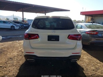 Mercedes GLC C253 2021 Mercedes-Benz GLC 300 4Matic 2021 2.0 Benzyna 255KM, zdjęcie 4
