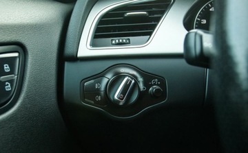 Audi A4 B8 Limousine 2.0 TFSI 180KM 2010 Audi A4 Limousine 2.0T 180KM Sedan cliamtronic Bixenon LED Grzane fotele, zdjęcie 21