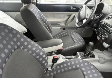 Volkswagen Beetle 2003 Volkswagen Beetle OplaconyLadnyBenzyna Klima Zadbany Zamiana 2.0, zdjęcie 4
