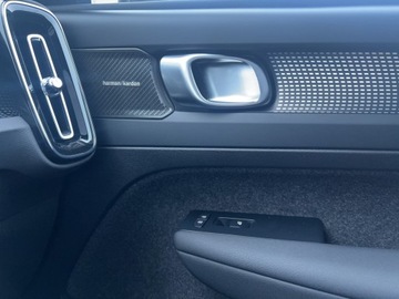 Volvo XC40 Crossover Facelifting 2.0 B3 163KM 2025 Volvo XC 40 Volvo XC40 Ultra B3 (163 + 14KM) FV23%, zdjęcie 28