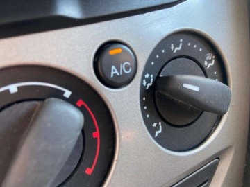 Ford Focus III Kombi 1.6 Duratec 105KM 2012 Ford Focus Ford Focus 1.6b Kombi Klimatyzacja Bez Korozji Super Stan 1.6, zdjęcie 13