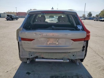 Volvo XC60 II 2022 Volvo XC 60 B5 Momentum 2022 2.0l 2.0 Benzyna 247KM, zdjęcie 2