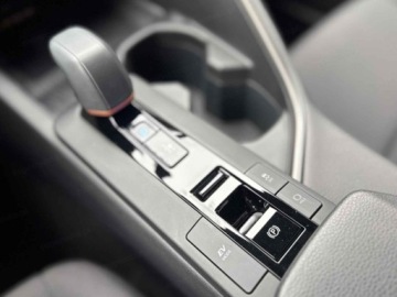 Toyota C-HR II SUV Plug-In 2.0 Hybrid Dynamic Force Plug-in  223KM 2025 Od ręki - Style 2.0 Hybrid Dynamic Force Plug-in 223KM | Podgrzewane fotele, zdjęcie 10