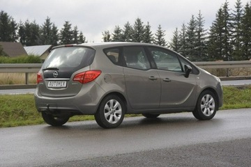 Opel Meriva II Mikrovan Facelifting 1.6 CDTI Ecotec 110KM 2016 Opel Meriva 1.6CDTI doinwestowany nawigacja hak, zdjęcie 9