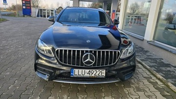 Mercedes Klasa E W213 2018 Mercedes E 220 AMG Pakiet 4 Matic Felgi 19", zdjęcie 1