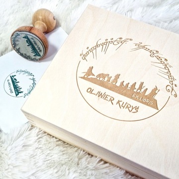 Zestaw STEMPEL EX LIBRIS prezent książkowy +poduszka, SZKATUŁKA, zakładka