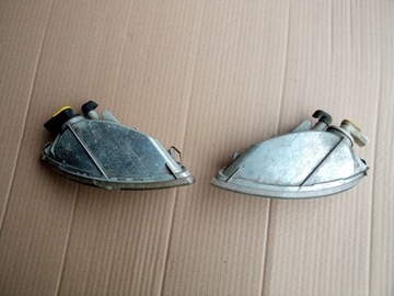 ROVER 75 SMĚROVKA W NÁRAZNÍKU PRAVÝ LEVÝ 02R