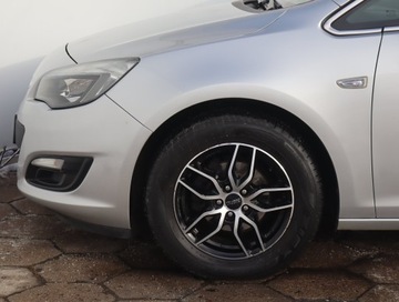 Opel Astra J Sports Tourer Facelifting 1.4 Turbo ECOTEC 140KM 2015 Opel Astra 1.4 T, GAZ, Automat, Klima, Tempomat, zdjęcie 12