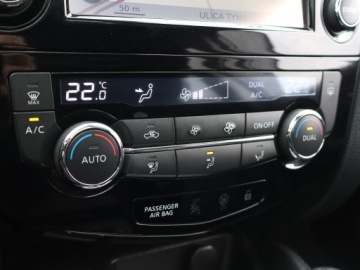 Nissan Qashqai II Crossover 1.6 dCi 130KM 2017 Nissan Qashqai 1.6 dCi, Automat, Navi, Klima, zdjęcie 17