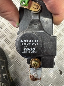 VZPĚRA/TLAKOVAČ ZÁMKU CENTRÁLNÍHO MITSUBISHI PAJERO II ORIGINÁLNÍ MB669156