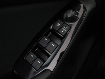 Mazda 3 III Hatchback Facelifting 2.0 SKYACTIV-G 120KM 2017 Mazda 3 klima auto navi grzane fotele kamera i, zdjęcie 32