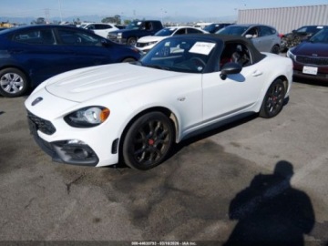 Fiat 124 Spider 2018 Fiat 124 Spider 2018 FIAT 124 SPIDER ABARTH 1.4 Benzyna 164KM, zdjęcie 2
