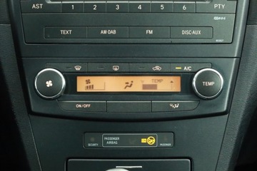 Toyota Avensis III Sedan 1.6 Valvematic 132KM 2010 Toyota Avensis 1.6 Valvematic, Salon Polska, zdjęcie 9