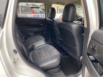 Mitsubishi Outlander III SUV PHEV Facelifting 2020 2.4 PHEV 224KM 2021 Mitsubishi Outlander HYBRYDA PHEV AUTOMAT NAWIGACJA LEDY KAMERA SKORY 4X4, zdjęcie 7