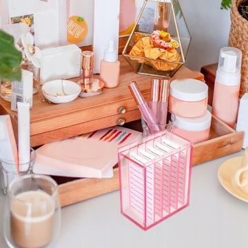 Контейнер для хранения накладных ресниц.