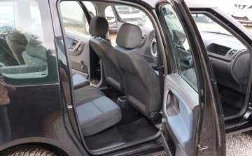 Skoda Roomster Mikrovan Facelifting 1.2 70KM 2015 Skoda Roomster Klimatyzacja, Elektryczne szyby, Seryjne radio. 1.2 Benzyna, zdjęcie 11