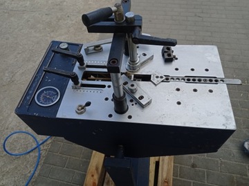 Alfamacchine Minigraf 4-х рамочный степлер на штативе