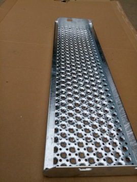 Новые ступени типа OFF, оцинкованные 1000х270мм.