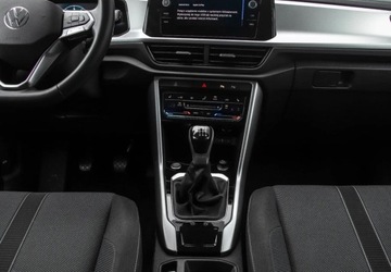 Volkswagen T-Roc I 2024 Volkswagen T-Roc 1.0 TSI 116KM Life Reflektory LED Plus Kamera Cofania Key, zdjęcie 15