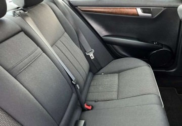Mercedes Klasa C W205 Limuzyna 180 156KM 2013 Mercedes-Benz Klasa C Serwisowany 1.6 Benzyna 156KM, zdjęcie 24