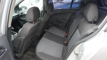 Opel Astra H Hatchback 5d 1.6 Twinport ECOTEC 105KM 2005 Opel Astra zarejestrowany, ubezpieczony. Gwarancja, zdjęcie 5