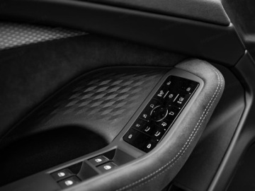 Audi A6 C8 Allroad 2.0 40 TDI 204KM 2025 AUDI A6 TDI quattro S line Avant Combi (204 KM) 2025, zdjęcie 12