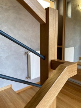 Деревянные лестницы, ступени, дубовые рейки балюстрады