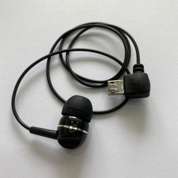 Односторонние наушники для USB MP3-плееров.