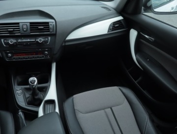 BMW Seria 1 F20-F21 Hatchback 5d 116i 136KM 2012 BMW 1 116i, Skóra, Klima, Parktronic, zdjęcie 7