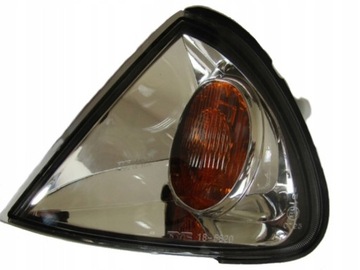 BLIKAČ SMĚR PŘEDNÍ TOYOTA AVENSIS PRAVÝ