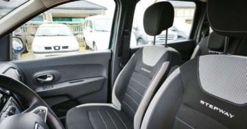 Dacia Lodgy Minivan Facelifting 1.6 SCe 102KM 2019 Dacia Lodgy Dacia Lodgy SCe 100 Stepway 1.6 Benzyna 102KM, zdjęcie 17