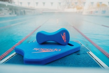 Доска «восьмерка» Speedo Pullbuoy