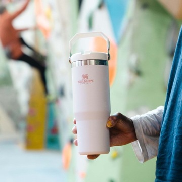 Stanley IceFlow Термокружка соломенная с откидной крышкой 0,89 л Розовый кварц